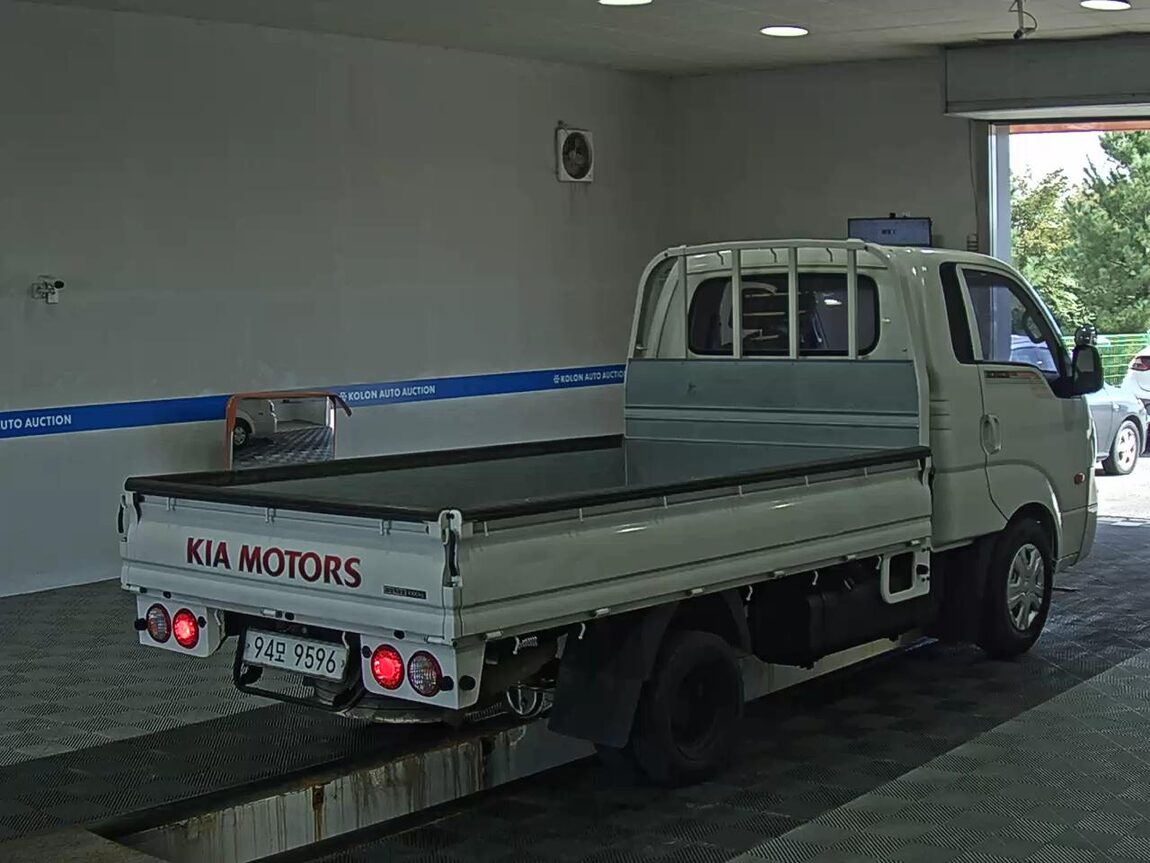 KIA BONGO III CARGO BUILT-IN BOX TRUCK 1 TON KING CAB 2016 - zdjęcie 5