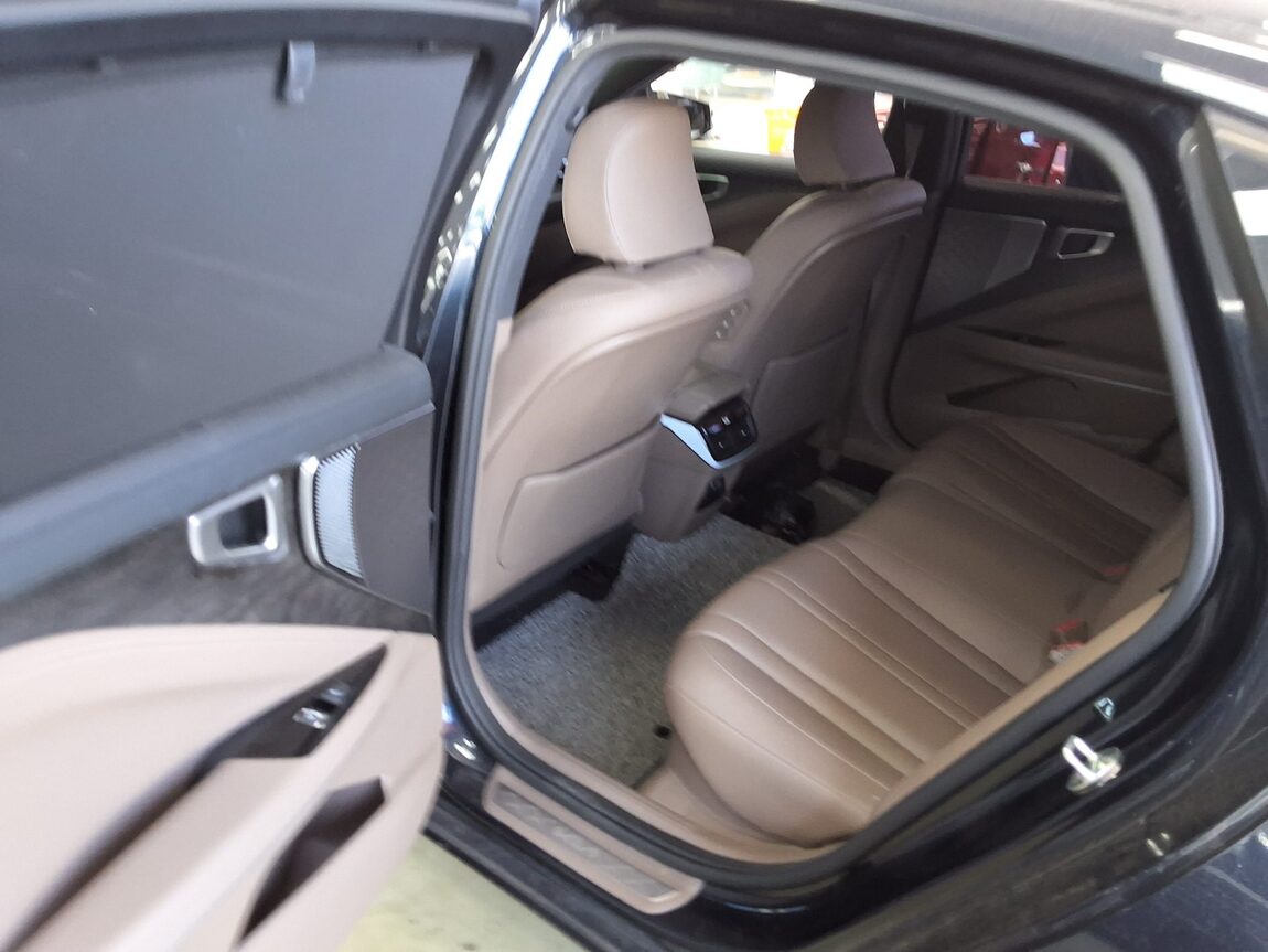 KIA K8 HYBRID HEV NOBLESSE 2022 - zdjęcie 13