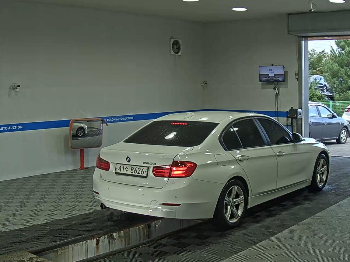 BMW 3 SERIES (6TH GEN) 320d 2013 - zdjęcie 5