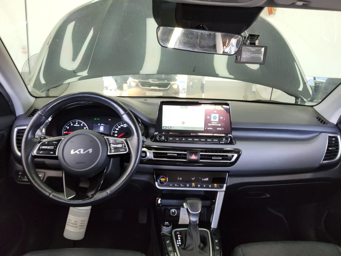 KIA SELTOS 1.6 GASOLINE 2WD TRENDY 2022 - zdjęcie 11