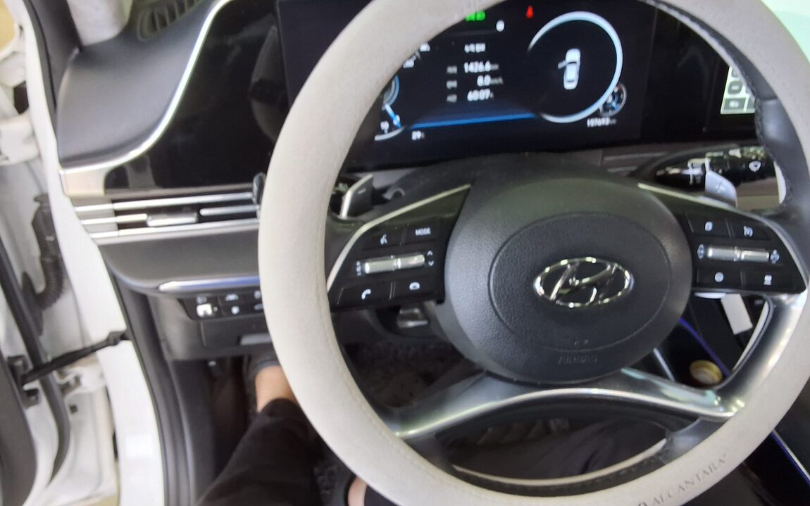 HYUNDAI THE NEW GRANDEUR IG GASOLINE 2.5 LE BLANC 2023 - zdjęcie 17