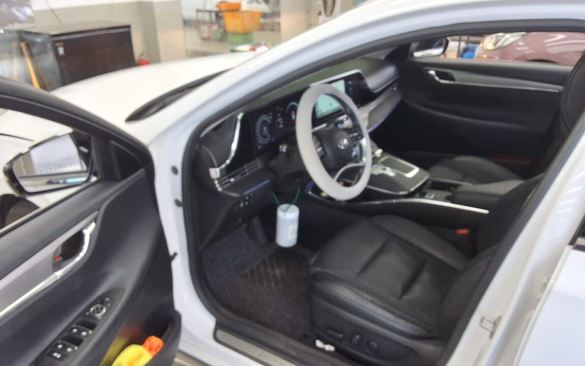 HYUNDAI THE NEW GRANDEUR IG GASOLINE 2.5 LE BLANC 2023 - zdjęcie 10