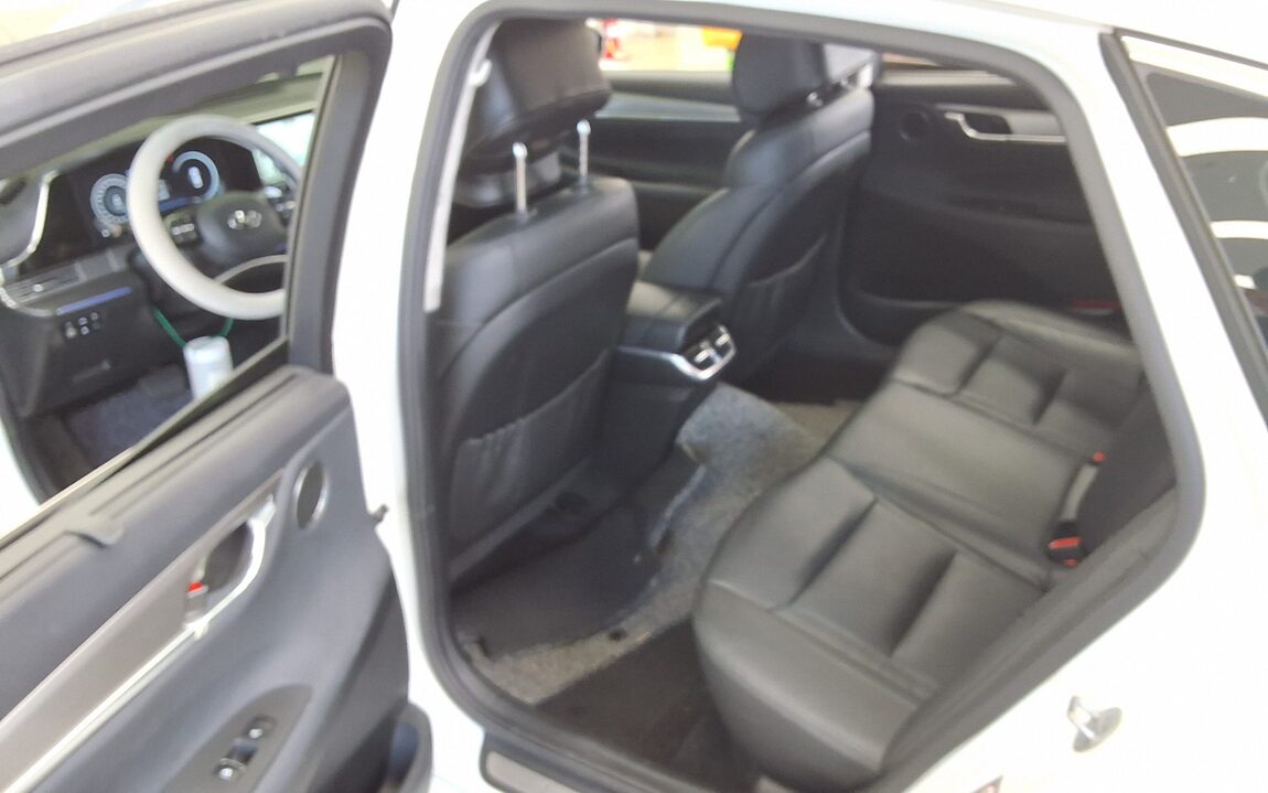 HYUNDAI THE NEW GRANDEUR IG GASOLINE 2.5 LE BLANC 2023 - zdjęcie 12