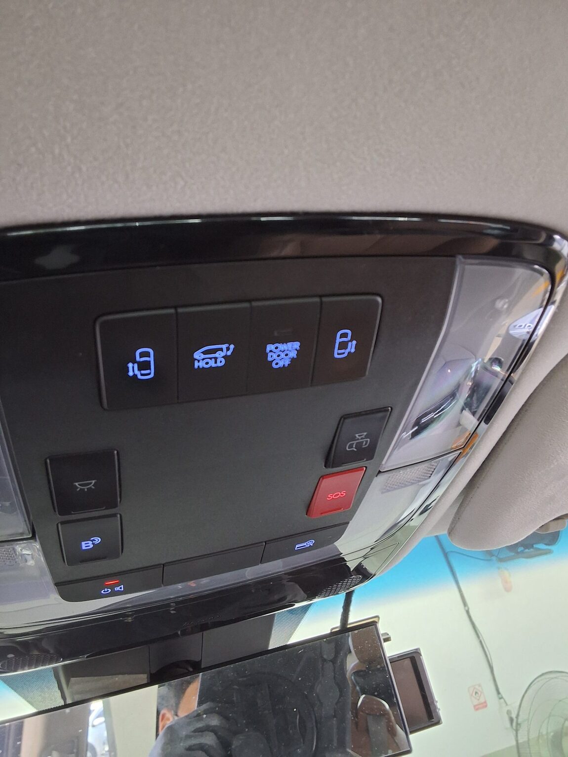 HYUNDAI STARIA 2.2 DIESEL LOUNGE 9-SEATER 2WD PRESTIGE 2022 - zdjęcie 19