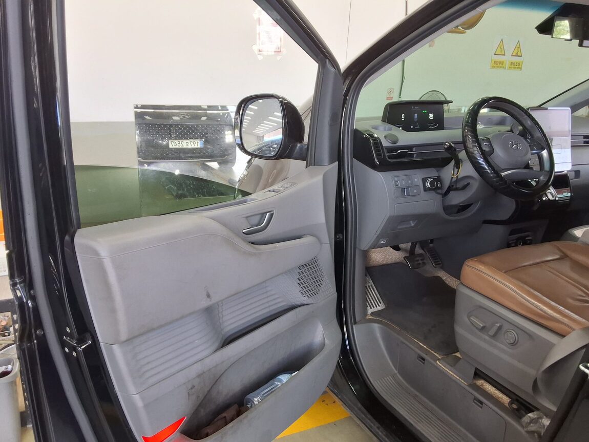 HYUNDAI STARIA 2.2 DIESEL LOUNGE 9-SEATER 2WD PRESTIGE 2022 - zdjęcie 10
