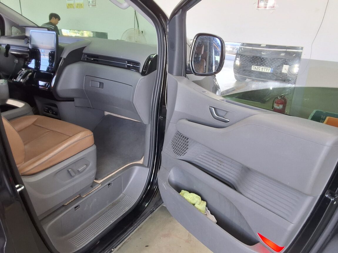 HYUNDAI STARIA 2.2 DIESEL LOUNGE 9-SEATER 2WD PRESTIGE 2022 - zdjęcie 14