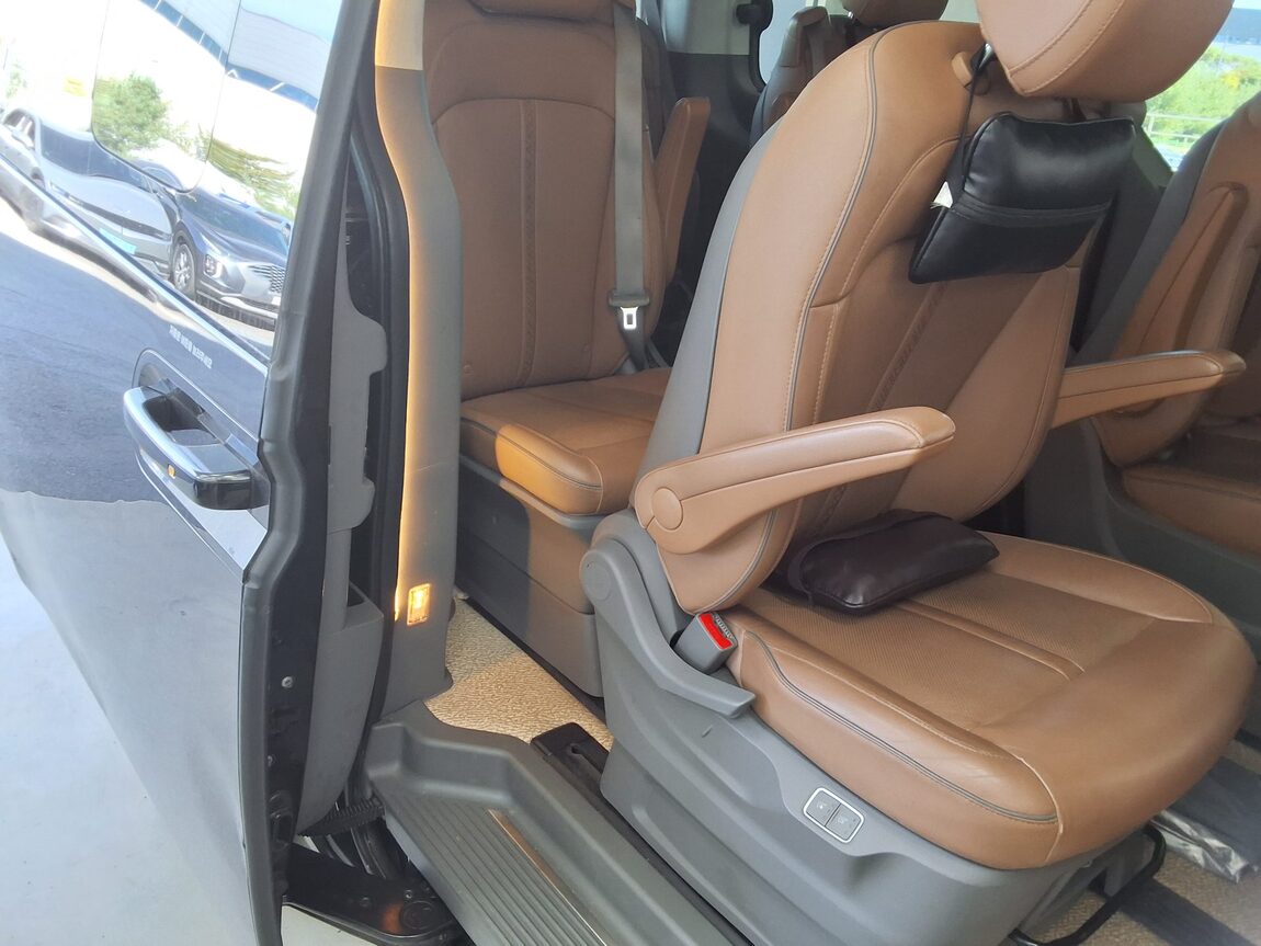 HYUNDAI STARIA 2.2 DIESEL LOUNGE 9-SEATER 2WD PRESTIGE 2022 - zdjęcie 13