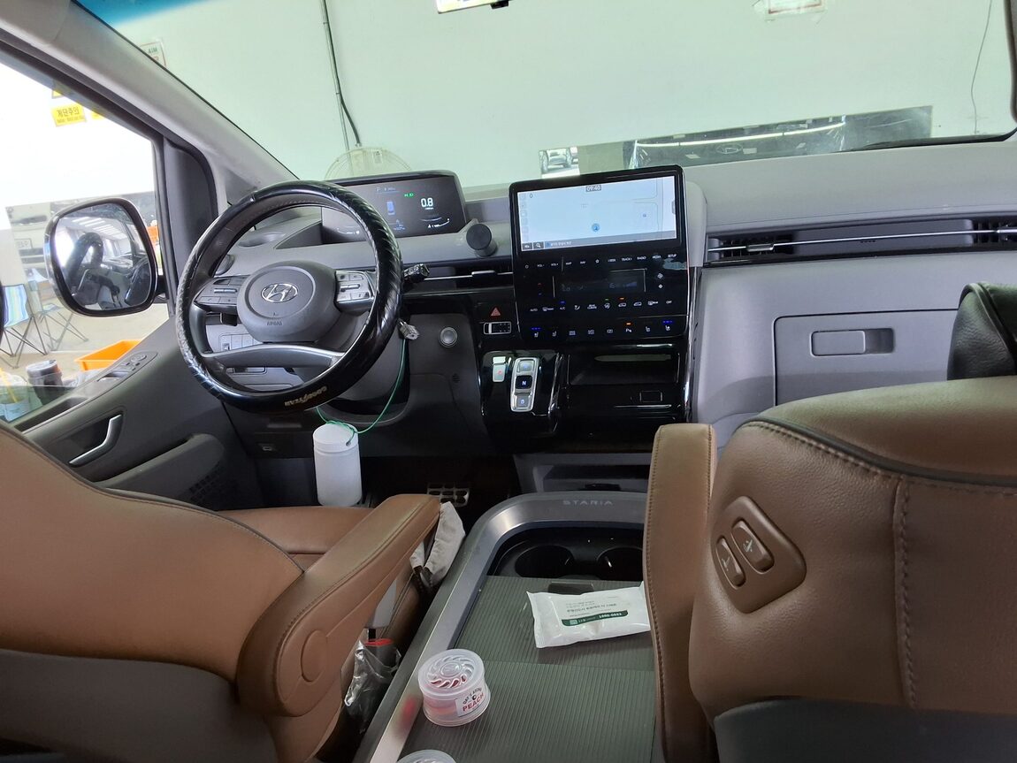 HYUNDAI STARIA 2.2 DIESEL LOUNGE 9-SEATER 2WD PRESTIGE 2022 - zdjęcie 11