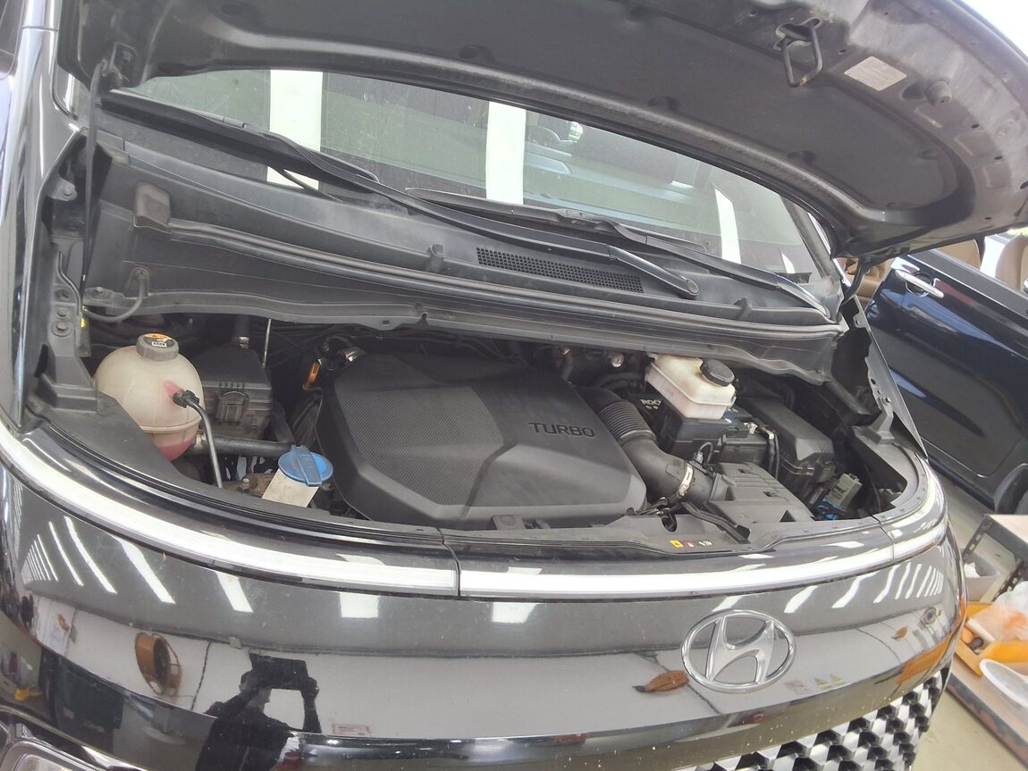 HYUNDAI STARIA 2.2 DIESEL LOUNGE 9-SEATER 2WD PRESTIGE 2022 - zdjęcie 20