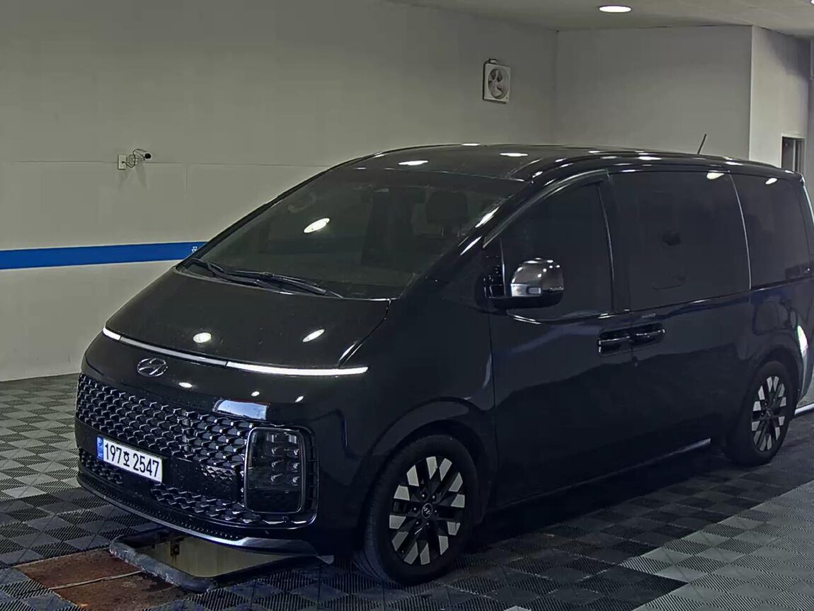 HYUNDAI STARIA 2.2 DIESEL LOUNGE 9-SEATER 2WD PRESTIGE 2022 - zdjęcie 2