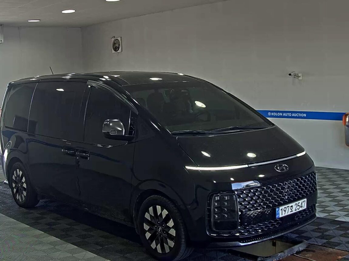 HYUNDAI STARIA 2.2 DIESEL LOUNGE 9-SEATER 2WD PRESTIGE 2022 - zdjęcie 3