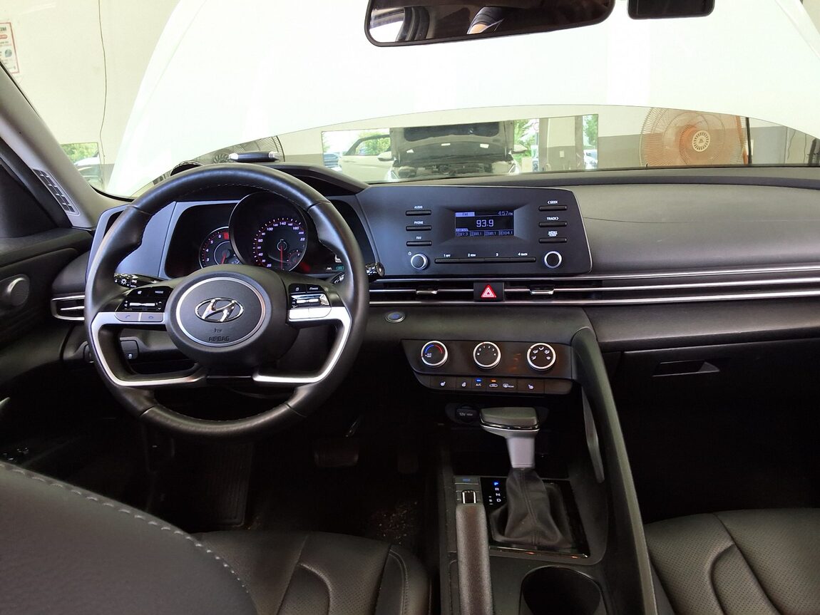 HYUNDAI AVANTE (CN7) 1.6 GASOLINE SMART 2021 - zdjęcie 12