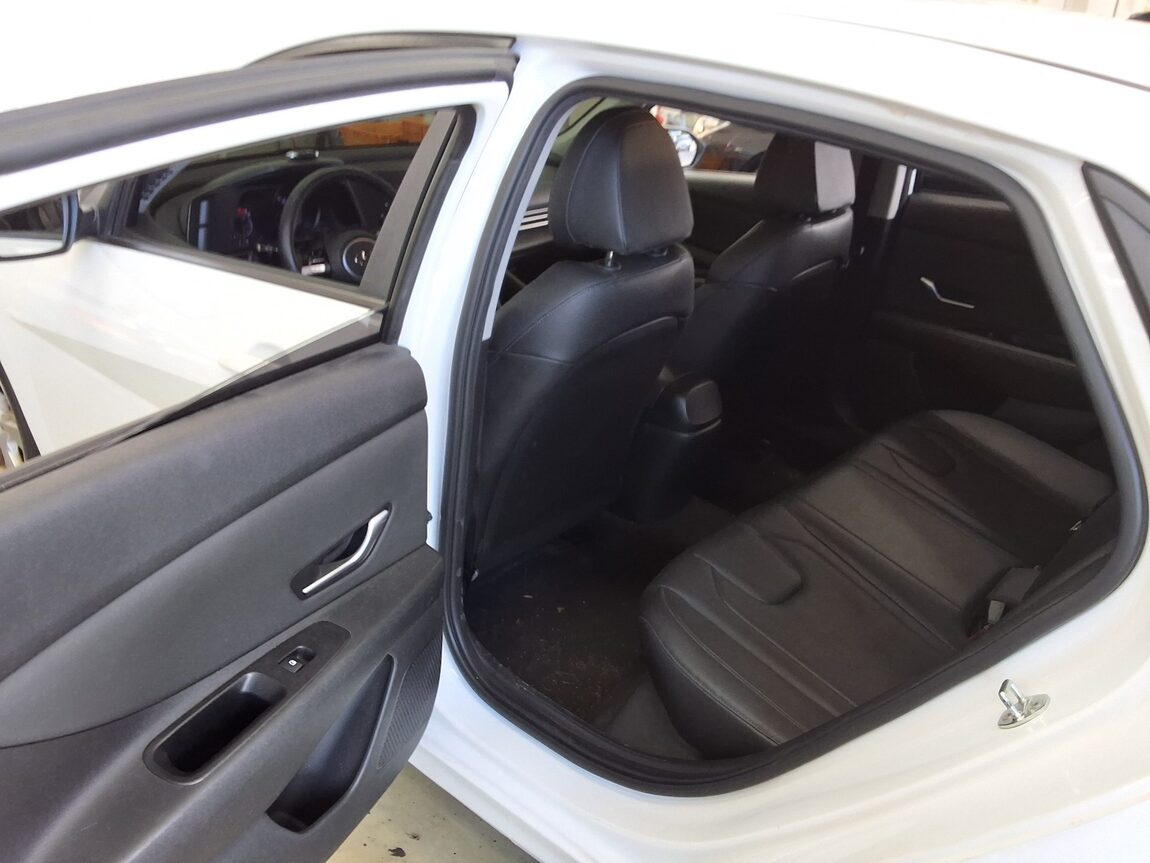 HYUNDAI AVANTE (CN7) 1.6 GASOLINE SMART 2021 - zdjęcie 13