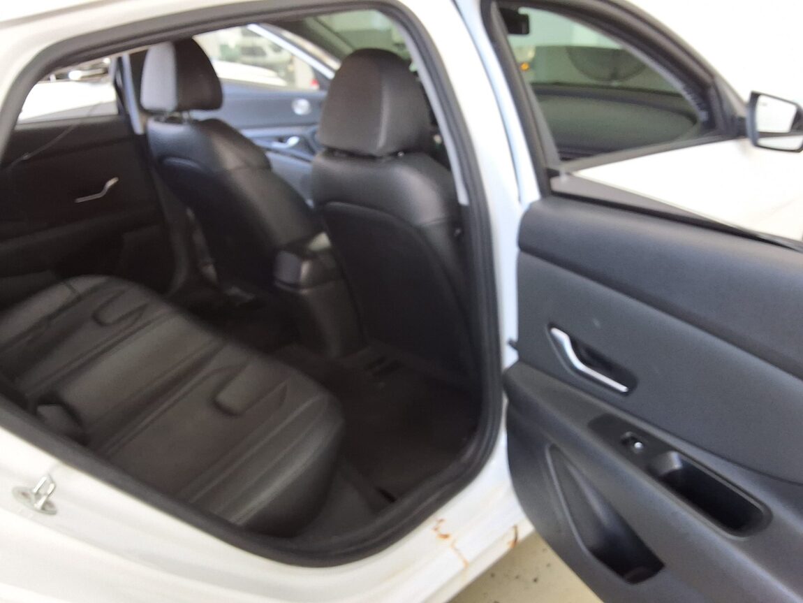 HYUNDAI AVANTE (CN7) 1.6 GASOLINE SMART 2021 - zdjęcie 14