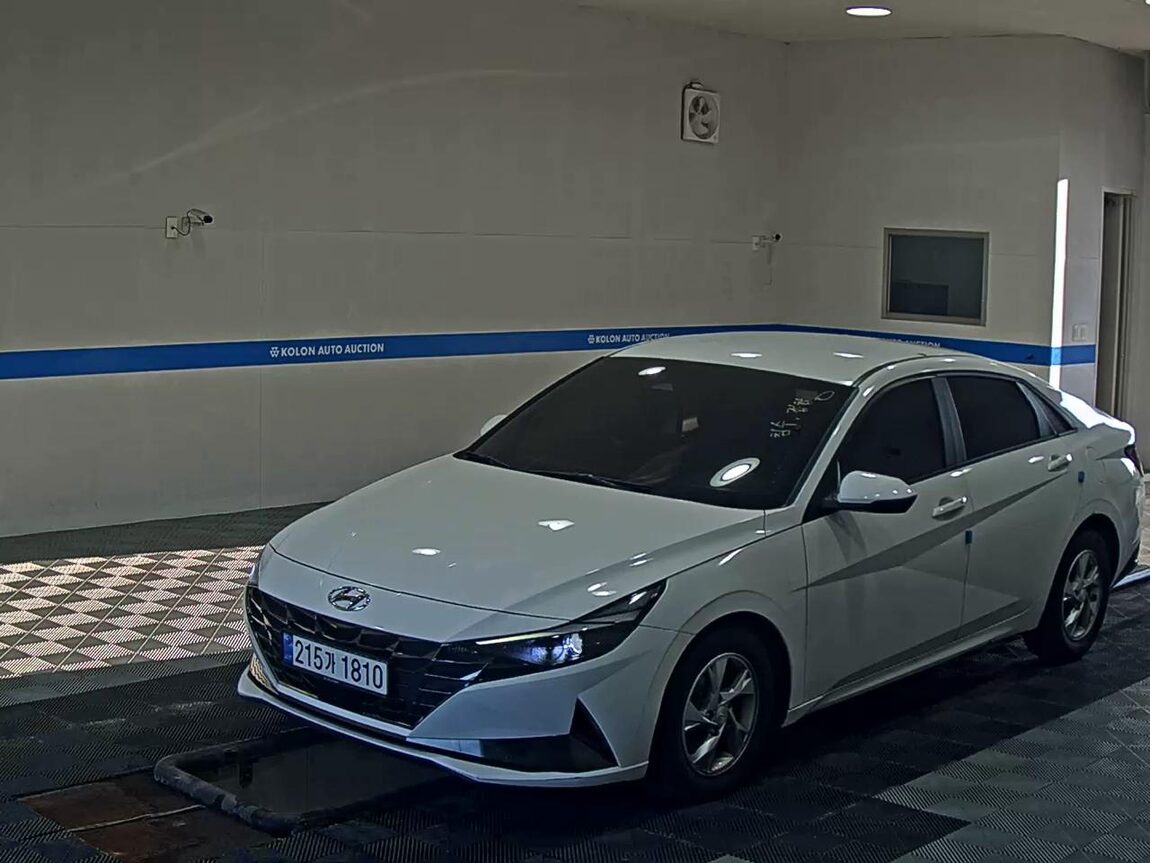 HYUNDAI AVANTE (CN7) 1.6 GASOLINE SMART 2021 - zdjęcie 2