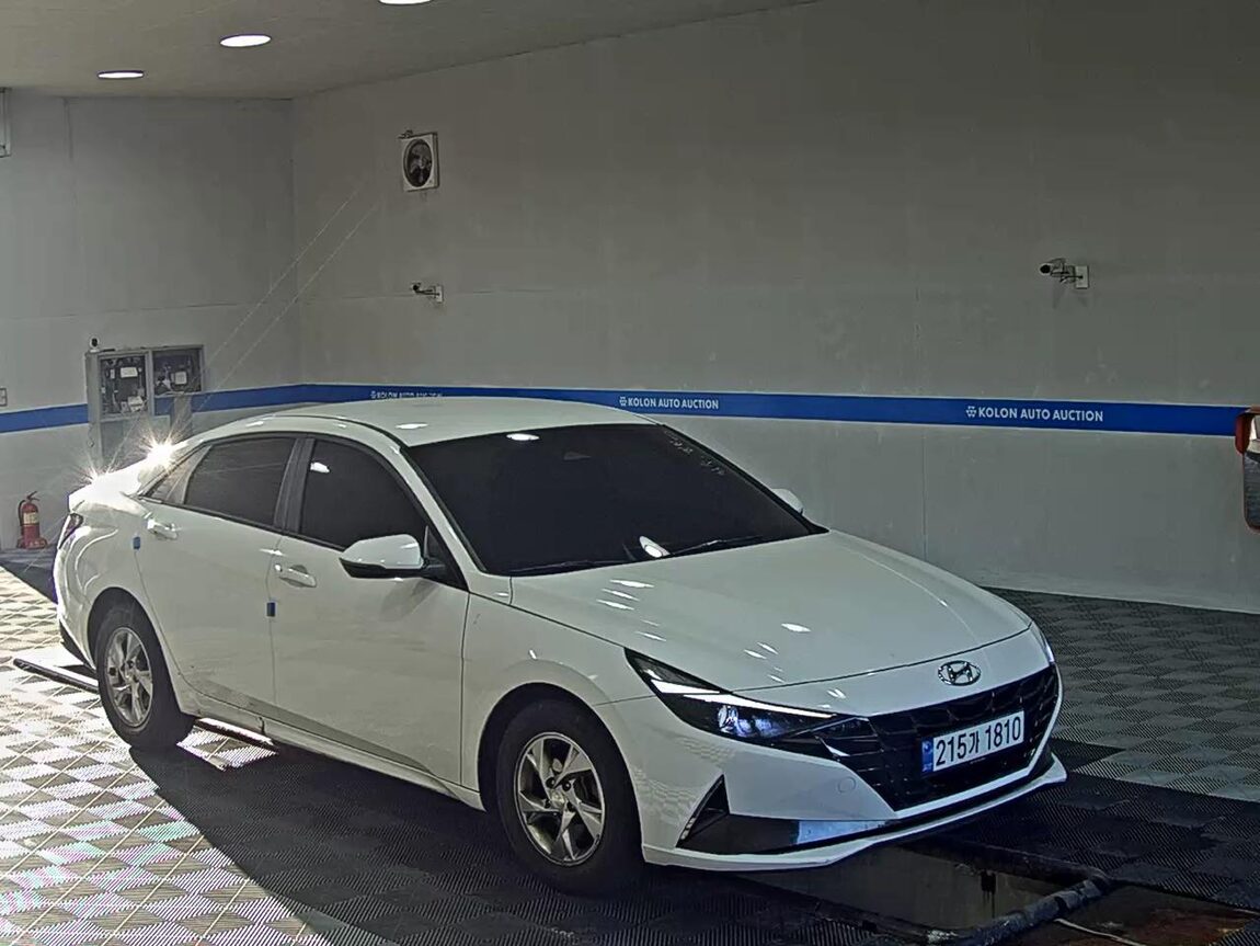 HYUNDAI AVANTE (CN7) 1.6 GASOLINE SMART 2021 - zdjęcie 3