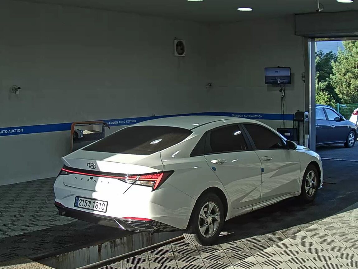 HYUNDAI AVANTE (CN7) 1.6 GASOLINE SMART 2021 - zdjęcie 5