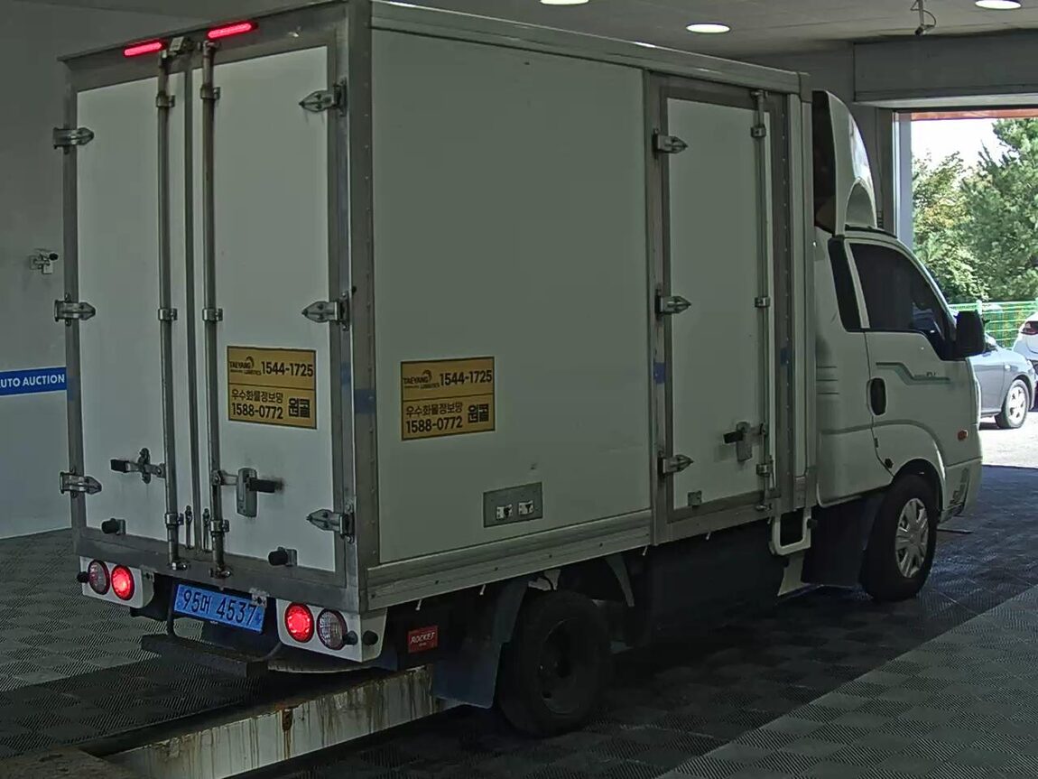 KIA BONGO III EV CARGO GL 2021 - zdjęcie 5