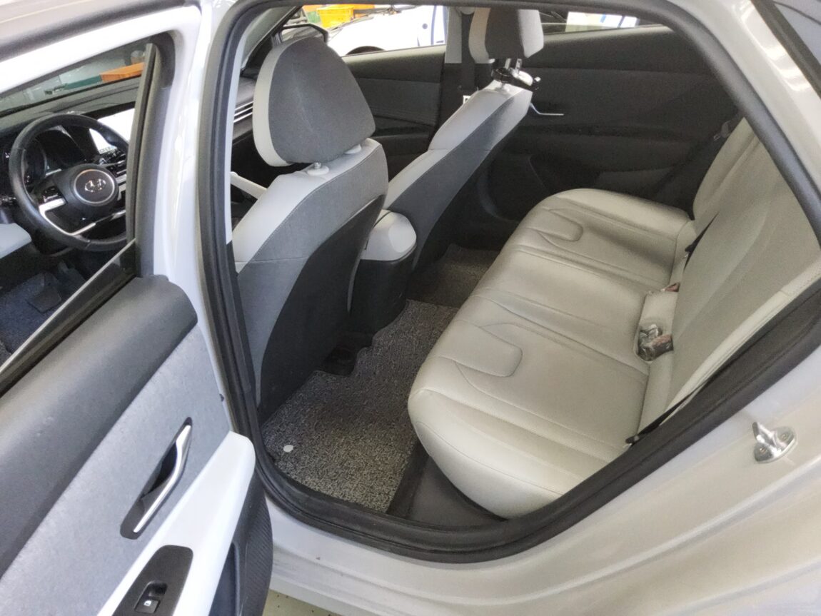 HYUNDAI THE NEW AVANTE (CN7) 1.6 LPI RENTAL CAR MODERN 2023 - zdjęcie 12