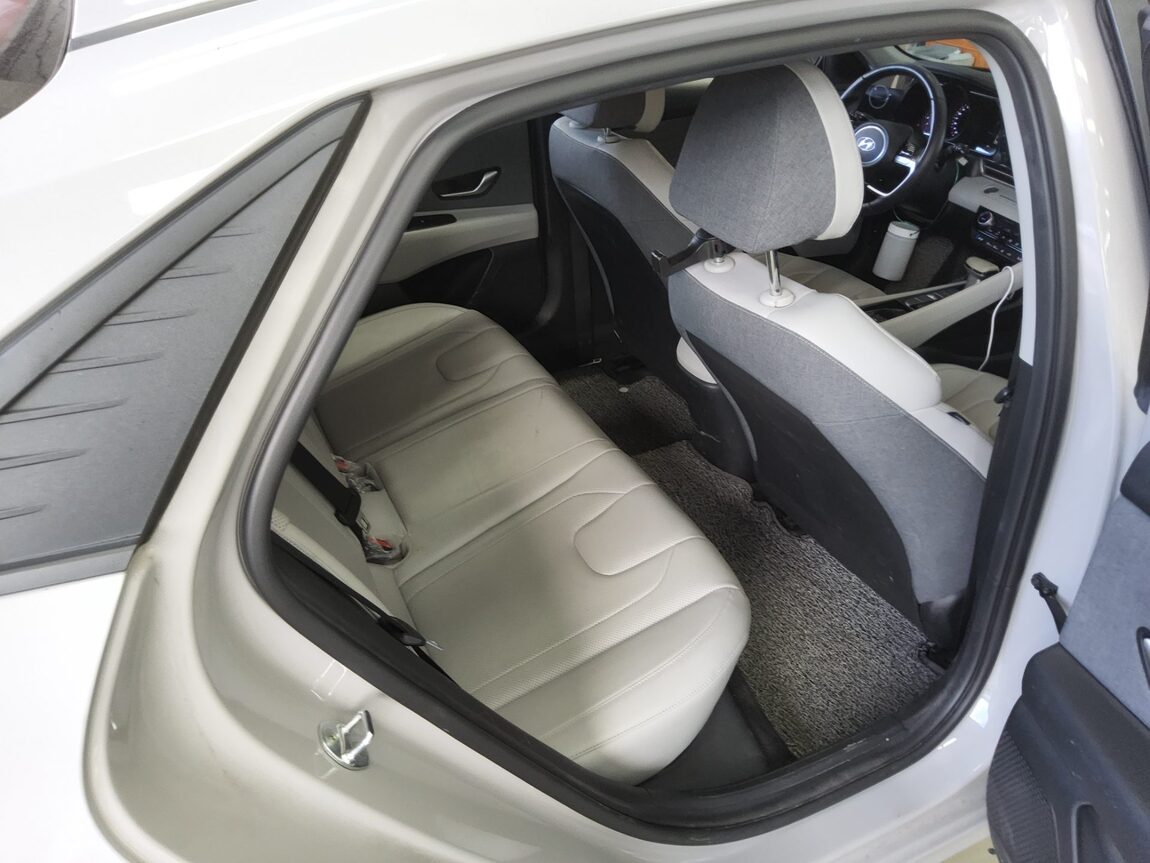 HYUNDAI THE NEW AVANTE (CN7) 1.6 LPI RENTAL CAR MODERN 2023 - zdjęcie 13