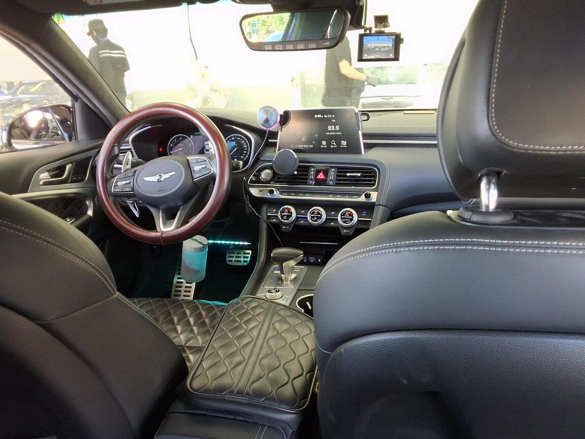 GENESIS G70 3.3T SPORTS AWD PRESTIGE 2019 - zdjęcie 11