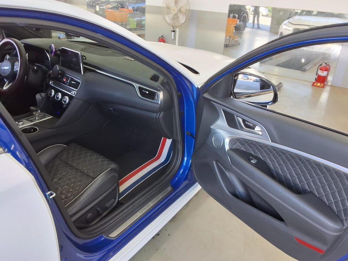 GENESIS G70 3.3T SPORTS AWD PRESTIGE 2019 - zdjęcie 14