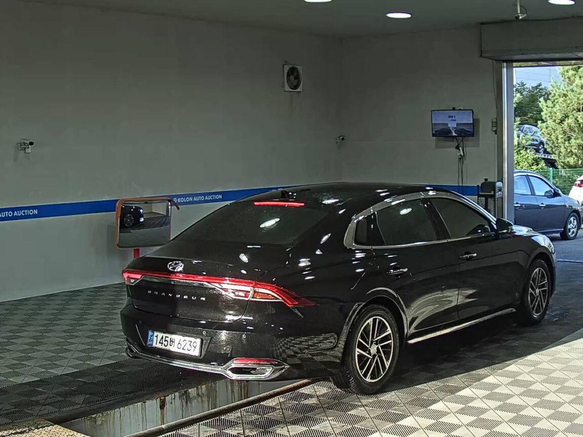 HYUNDAI THE NEW GRANDEUR IG GASOLINE 2.5 PREMIUM CHOICE 2021 - zdjęcie 5