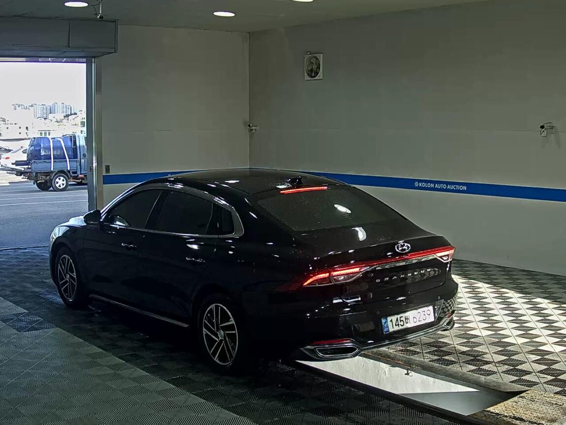 HYUNDAI THE NEW GRANDEUR IG GASOLINE 2.5 PREMIUM CHOICE 2021 - zdjęcie 6