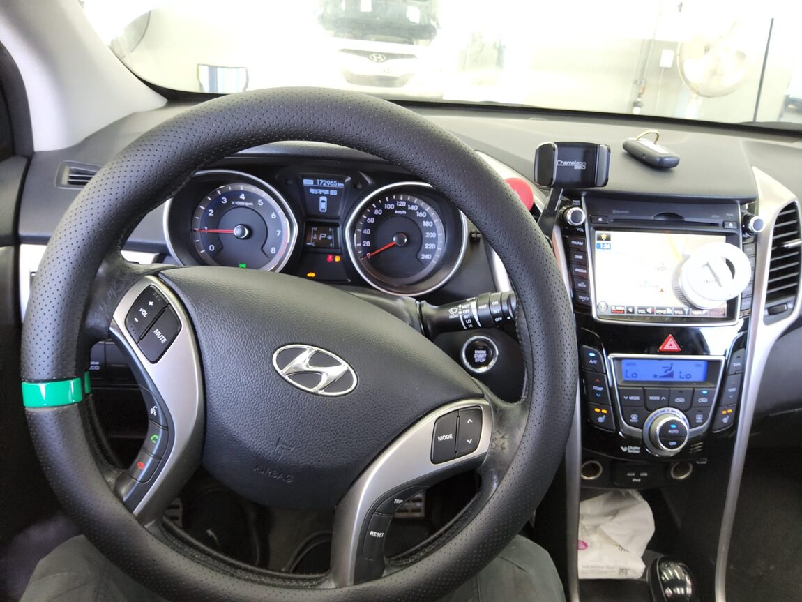 HYUNDAI NEW i30 1.6 GDi EXTREME 2012 - zdjęcie 17