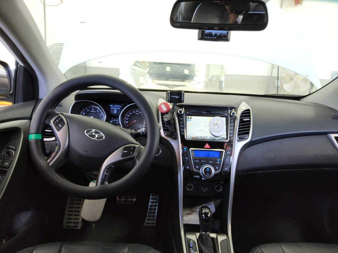 HYUNDAI NEW i30 1.6 GDi EXTREME 2012 - zdjęcie 11