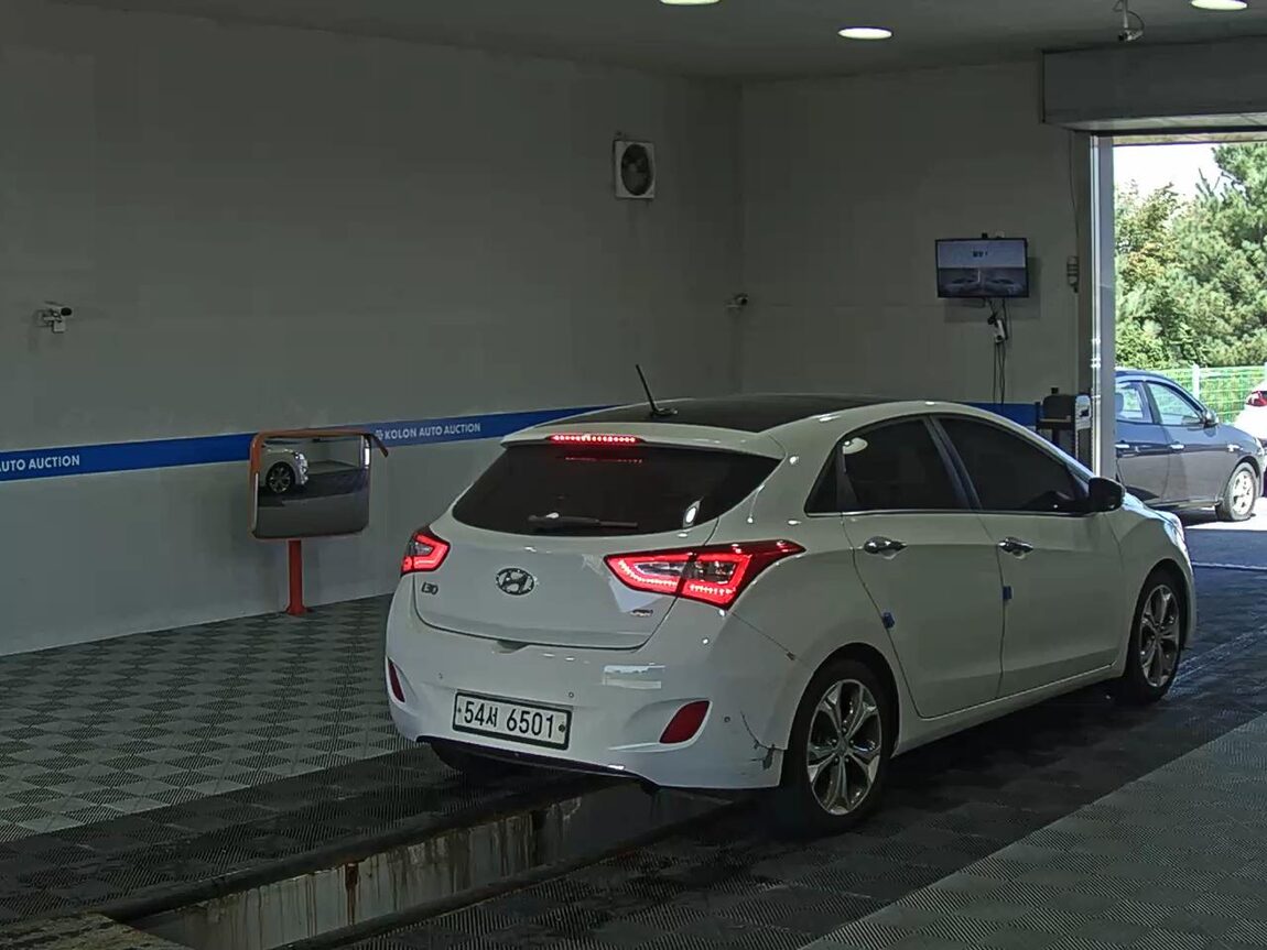 HYUNDAI NEW i30 1.6 GDi EXTREME 2012 - zdjęcie 5