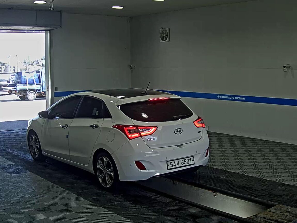 HYUNDAI NEW i30 1.6 GDi EXTREME 2012 - zdjęcie 6