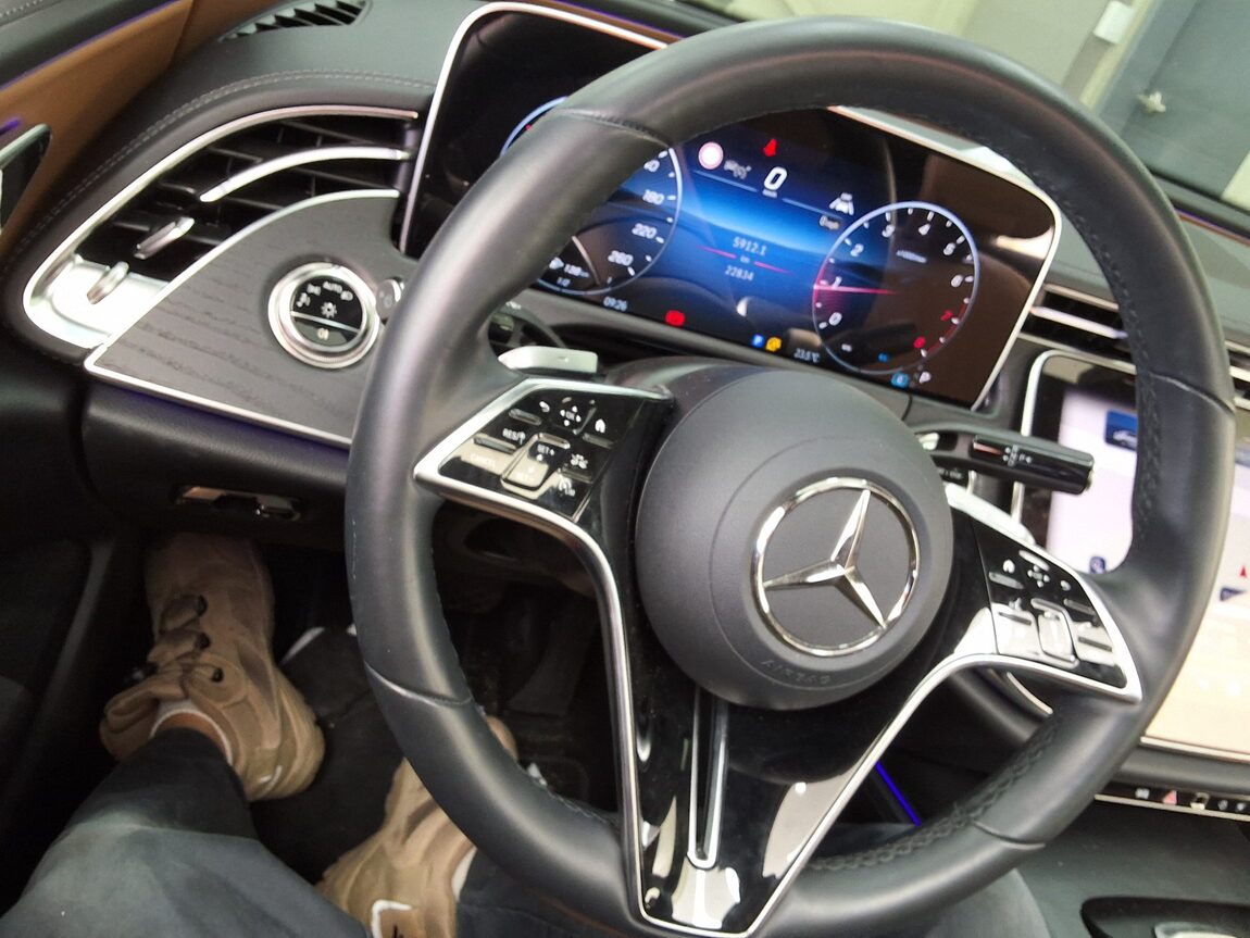 MERCEDES-BENZ E-CLASS (6TH GEN) E200 AVANTGARDE 2026 - zdjęcie 23