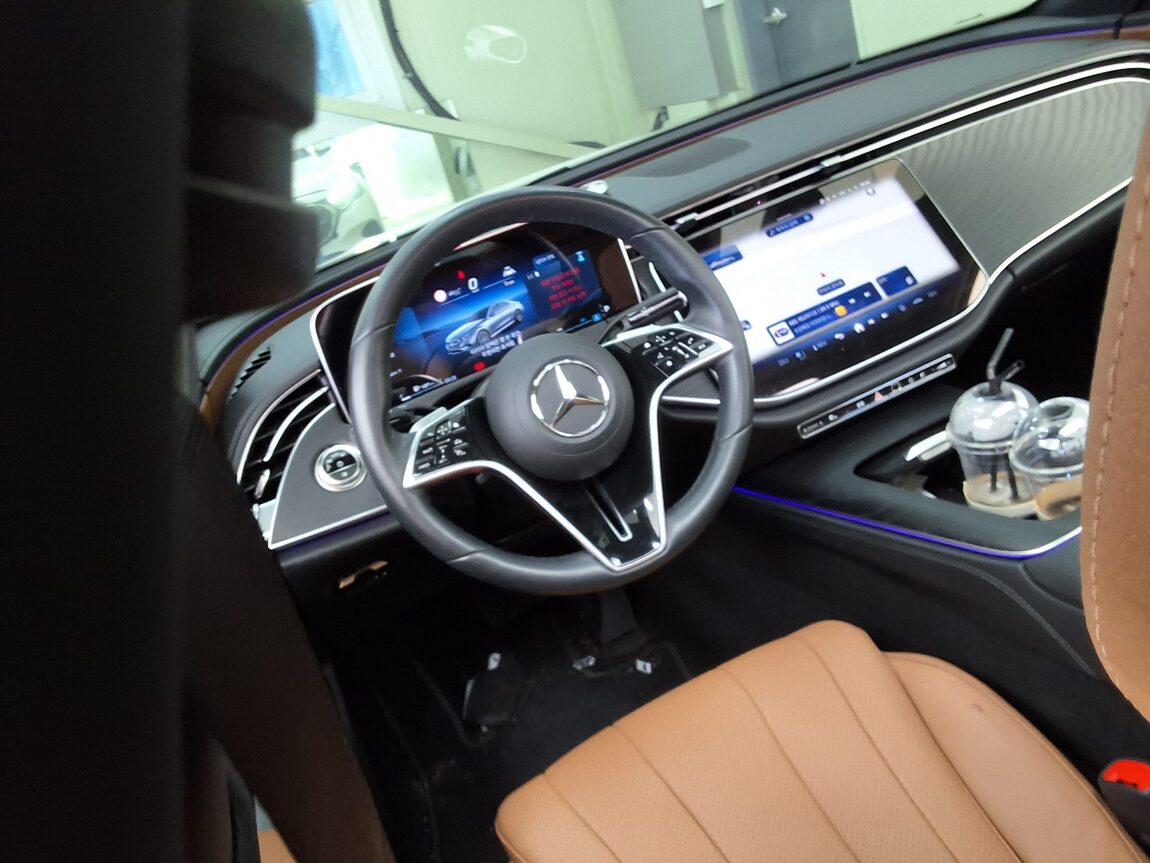 MERCEDES-BENZ E-CLASS (6TH GEN) E200 AVANTGARDE 2026 - zdjęcie 12