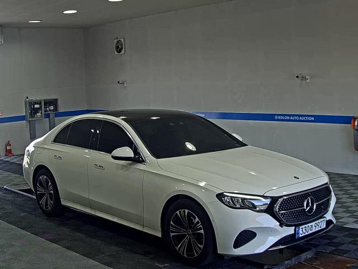 MERCEDES-BENZ E-CLASS (6TH GEN) E200 AVANTGARDE 2026 - zdjęcie 3