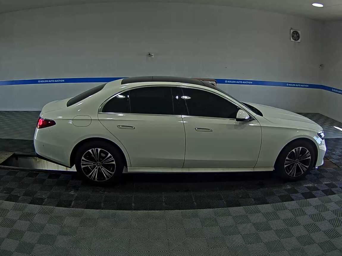 MERCEDES-BENZ E-CLASS (6TH GEN) E200 AVANTGARDE 2026 - zdjęcie 4