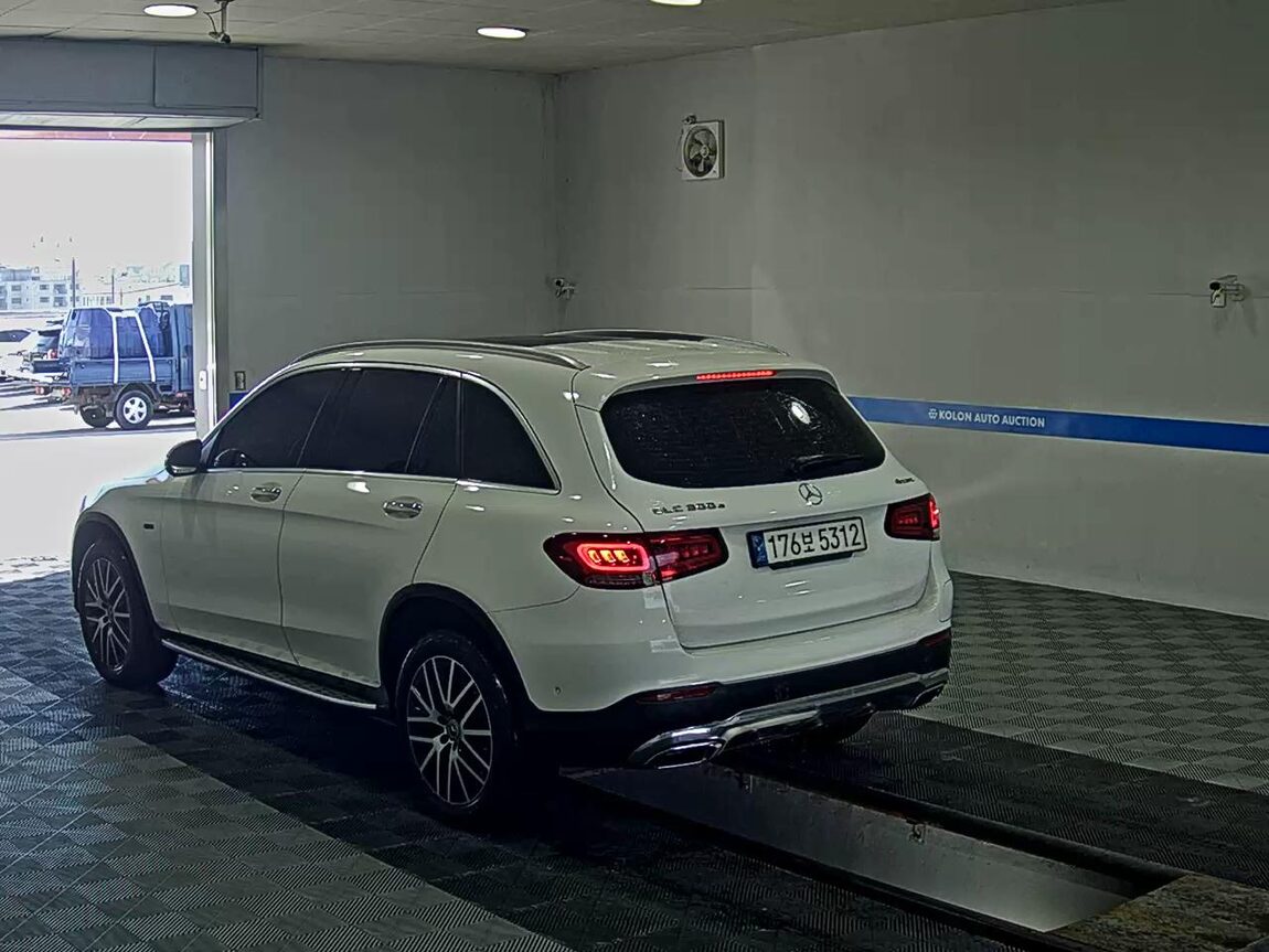 MERCEDES-BENZ GLC-CLASS GLC 300e 4MATIC 2021 - zdjęcie 6