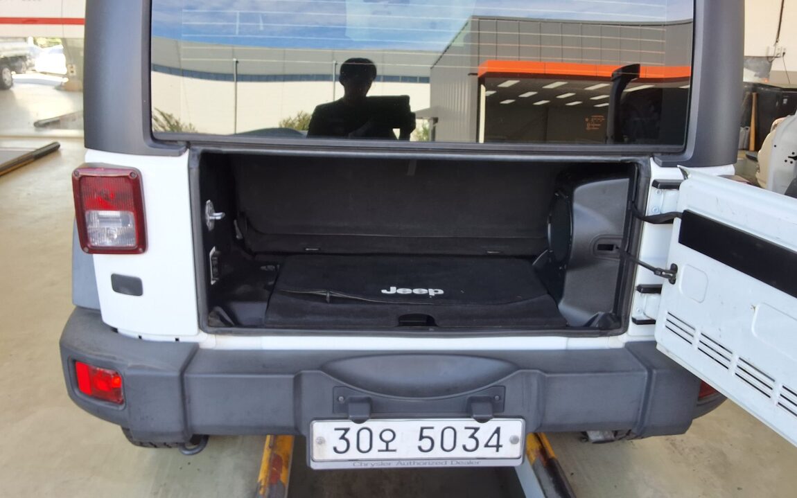 JEEP WRANGLER (JK) 2.8 RUBICON 2-DOOR 2011 - zdjęcie 12