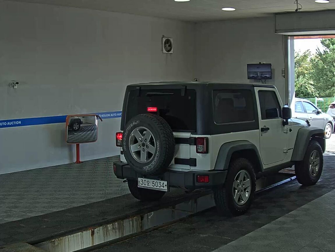 JEEP WRANGLER (JK) 2.8 RUBICON 2-DOOR 2011 - zdjęcie 5