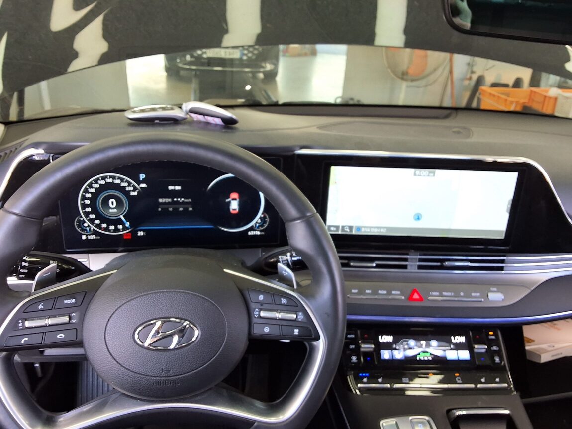 HYUNDAI THE NEW GRANDEUR IG GASOLINE 2.5 LE BLANC 2023 - zdjęcie 18