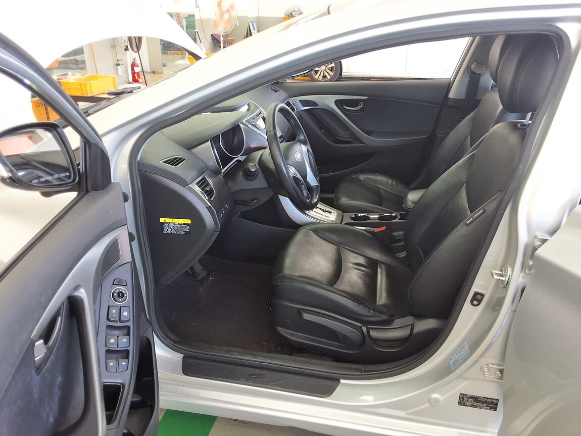 HYUNDAI AVANTE MD M16 GDi LUXURY 2012 - zdjęcie 10