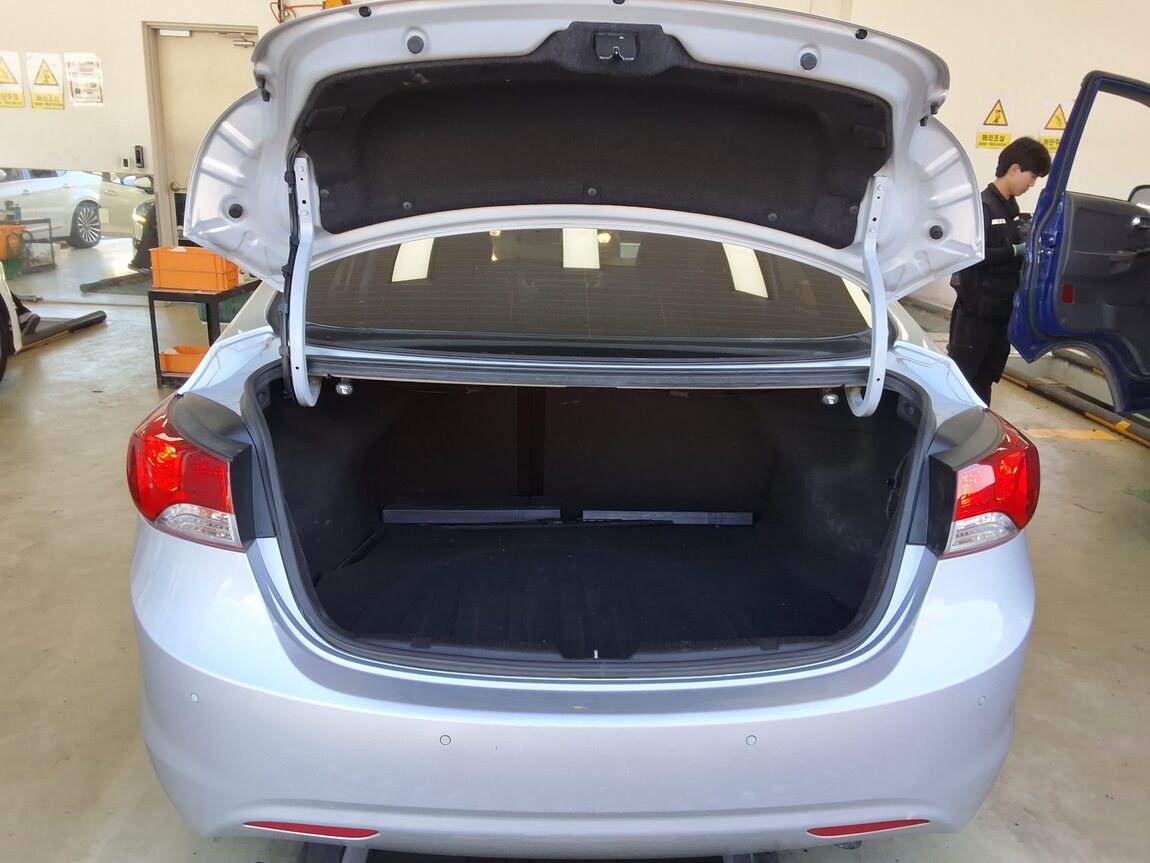 HYUNDAI AVANTE MD M16 GDi LUXURY 2012 - zdjęcie 15