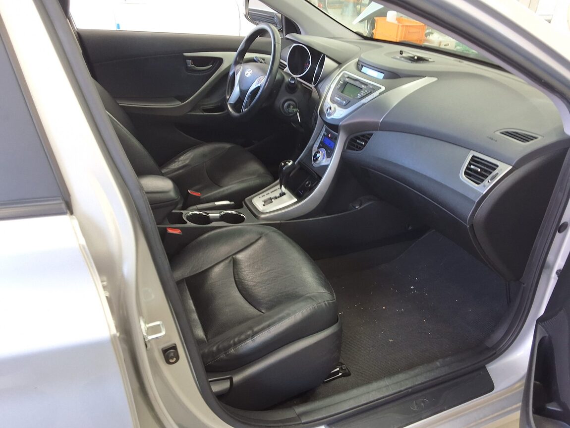 HYUNDAI AVANTE MD M16 GDi LUXURY 2012 - zdjęcie 14