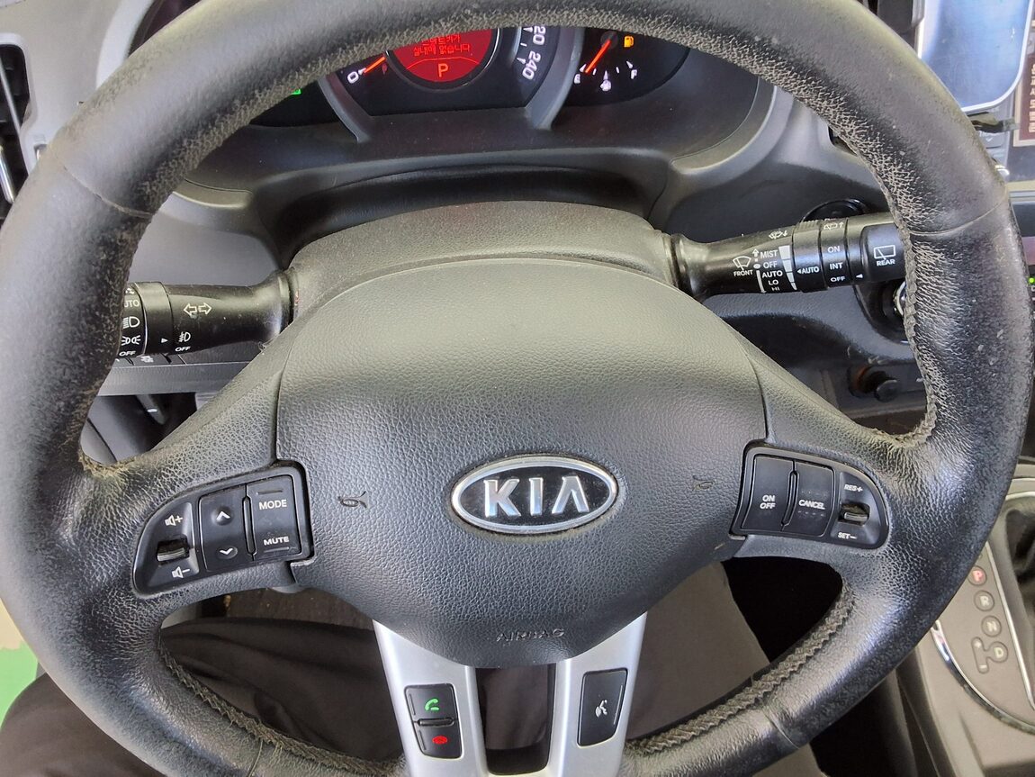 KIA SPORTAGE R DIESEL R2.0 2WD LIMITED 2012 - zdjęcie 17