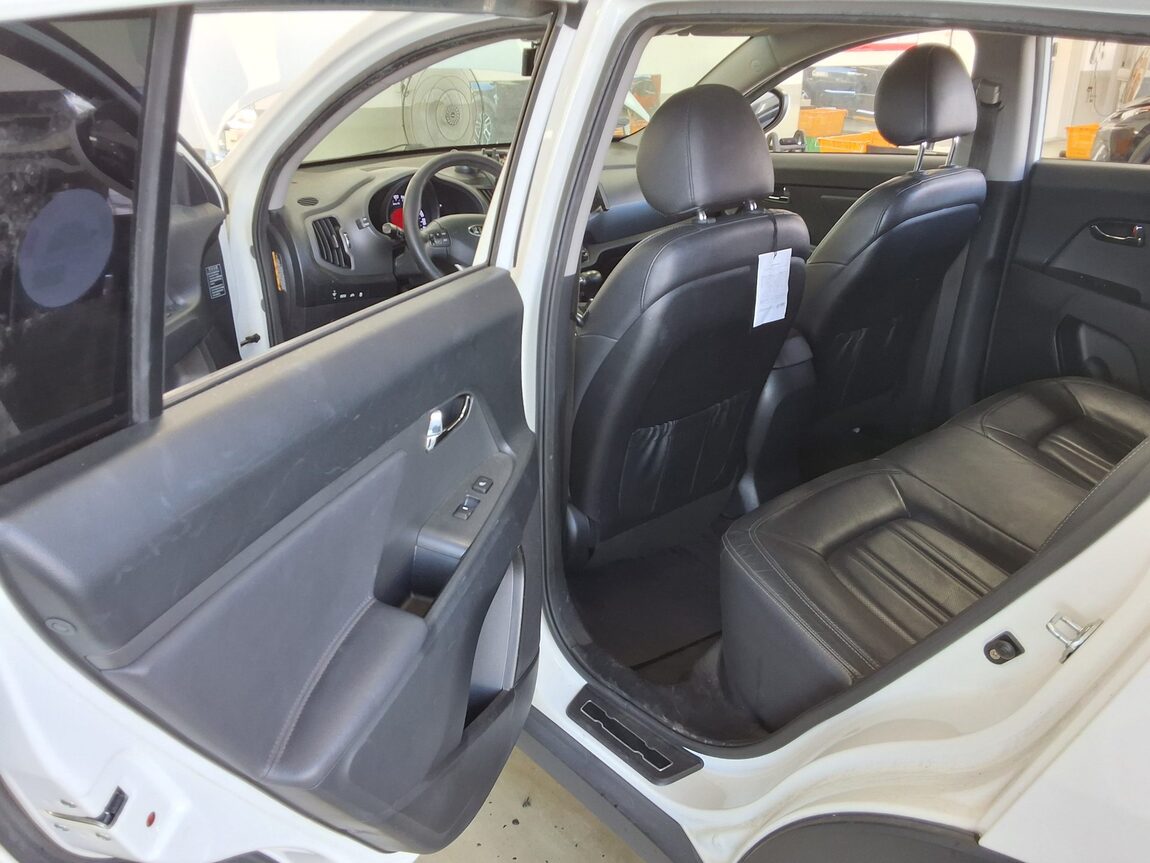 KIA SPORTAGE R DIESEL R2.0 2WD LIMITED 2012 - zdjęcie 12