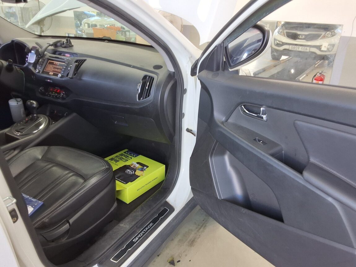 KIA SPORTAGE R DIESEL R2.0 2WD LIMITED 2012 - zdjęcie 14