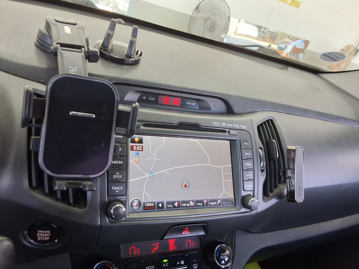 KIA SPORTAGE R DIESEL R2.0 2WD LIMITED 2012 - zdjęcie 22
