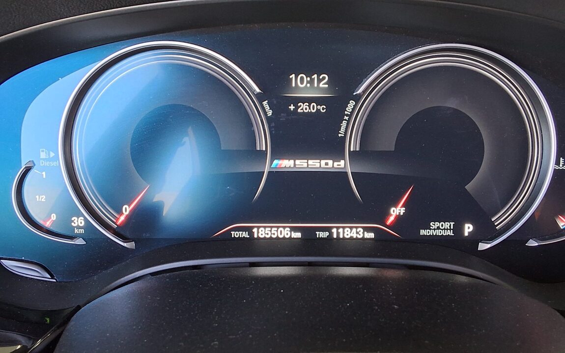 BMW 5 SERIES (7TH GEN) 520d M SPORT PACK PLUS 2017 - zdjęcie 9