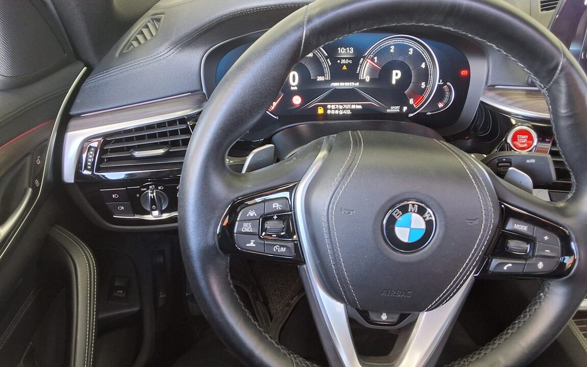 BMW 5 SERIES (7TH GEN) 520d M SPORT PACK PLUS 2017 - zdjęcie 17