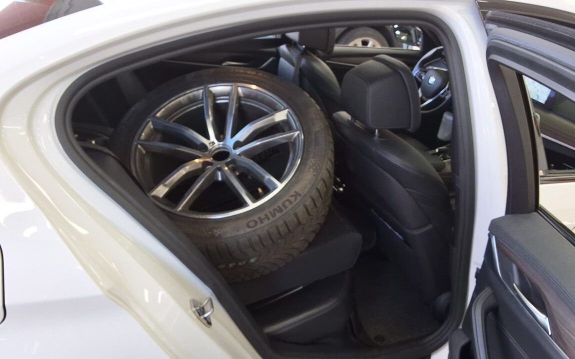 BMW 5 SERIES (7TH GEN) 520d M SPORT PACK PLUS 2017 - zdjęcie 13